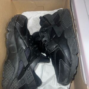 Nike WMNS Air Huarache Run in Black